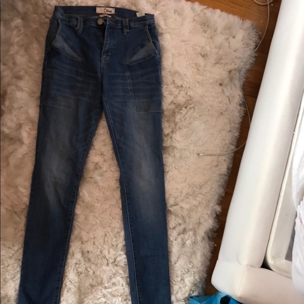 Cute jeans that look incredible on but don’t fit.